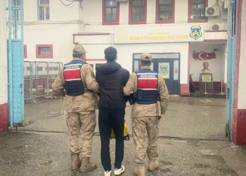 Çanakkale’de yanan araç bomba gibi patladı