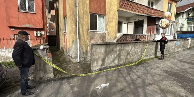 Çanakkale’de yanan araç bomba gibi patladı