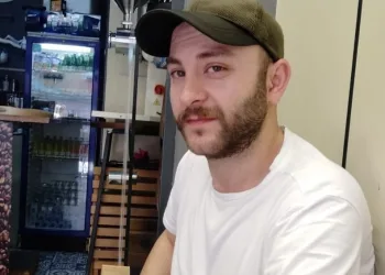 Çanakkale’de yanan araç bomba gibi patladı