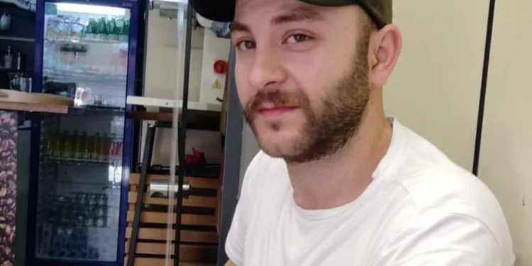 Çanakkale’de yanan araç bomba gibi patladı