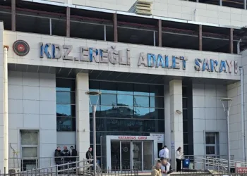 Çanakkale’de yanan araç bomba gibi patladı