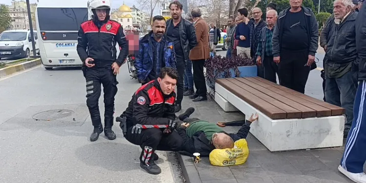 Kaldırım taşıyla camını kırdıkları otomobilden depremzede vatandaşın 100 bin TL’sini çaldılar