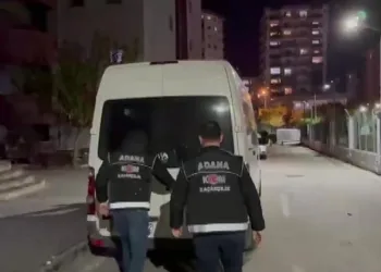 Avcılar’da kaza yerini karıştıran kadınlar kamerada