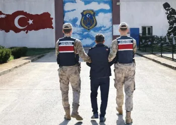 Avcılar’da kaza yerini karıştıran kadınlar kamerada