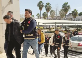 Avcılar’da kaza yerini karıştıran kadınlar kamerada