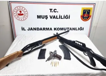Avcılar’da kaza yerini karıştıran kadınlar kamerada