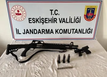Avcılar’da kaza yerini karıştıran kadınlar kamerada