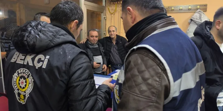 Avcılar’da kaza yerini karıştıran kadınlar kamerada