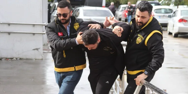 Bodrum’da ambulans devrildi: 4 yaralı