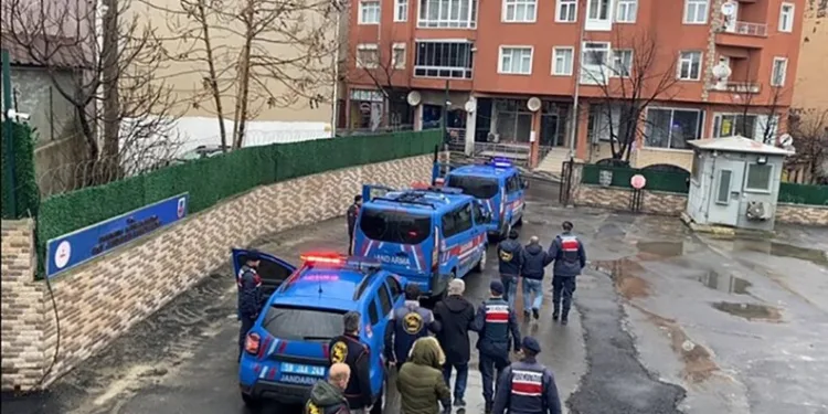 Erzincan’da köprüden atlayan şahıs ağır yaralandı