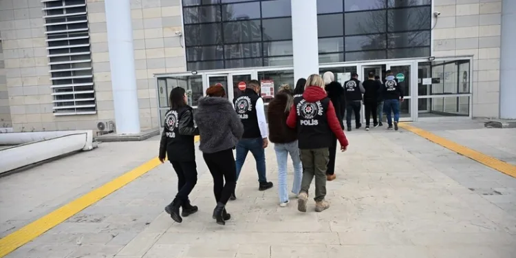 Erzincan’da köprüden atlayan şahıs ağır yaralandı