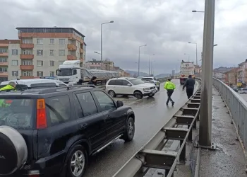 Kaçak tütünleri açıktan taşırken yakalandı