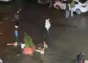 Sarıyer’de elektrikli aracın bataryasında yaşanan parlama kamerada