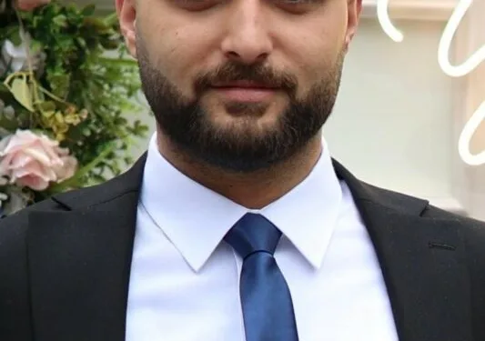 Sarıyer’de elektrikli aracın bataryasında yaşanan parlama kamerada