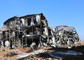 Sarıyer’de elektrikli aracın bataryasında yaşanan parlama kamerada