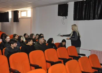 Sarıyer’de elektrikli aracın bataryasında yaşanan parlama kamerada