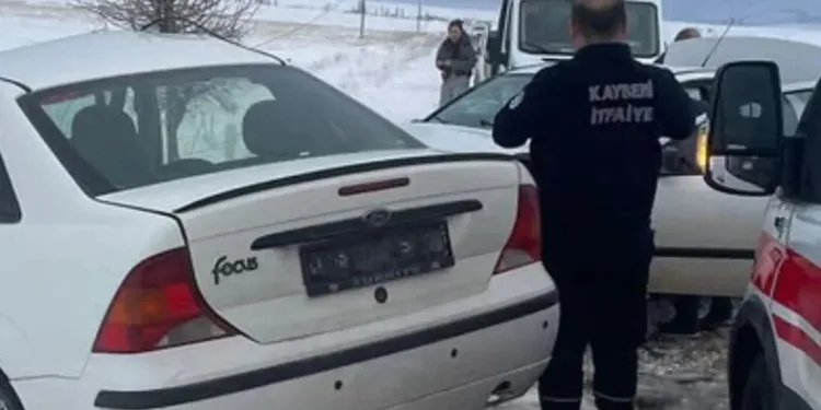 Sarıyer’de elektrikli aracın bataryasında yaşanan parlama kamerada