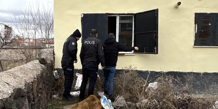 Sarıyer’de elektrikli aracın bataryasında yaşanan parlama kamerada