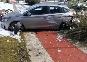 Sarıyer’de elektrikli aracın bataryasında yaşanan parlama kamerada