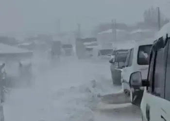 Sarıyer’de elektrikli aracın bataryasında yaşanan parlama kamerada