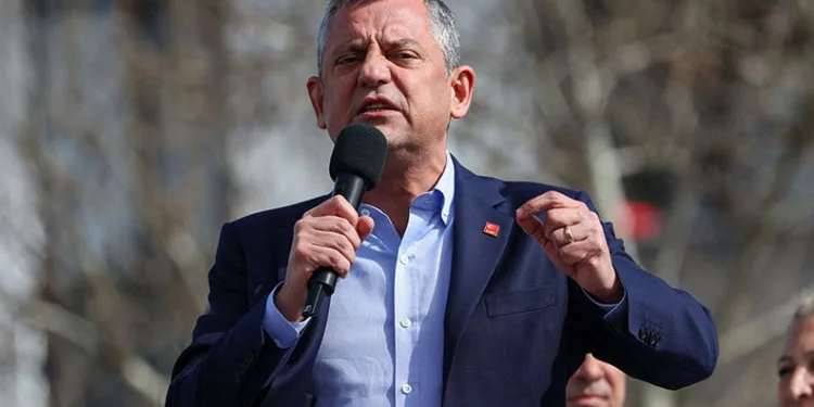 “Egeliler hem kendi evlatlarına hem genel başkanlarına sahip çıktı”