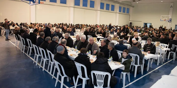 Kozlukebir Domruköy’de yüzlerce kişi iftarda buluştu