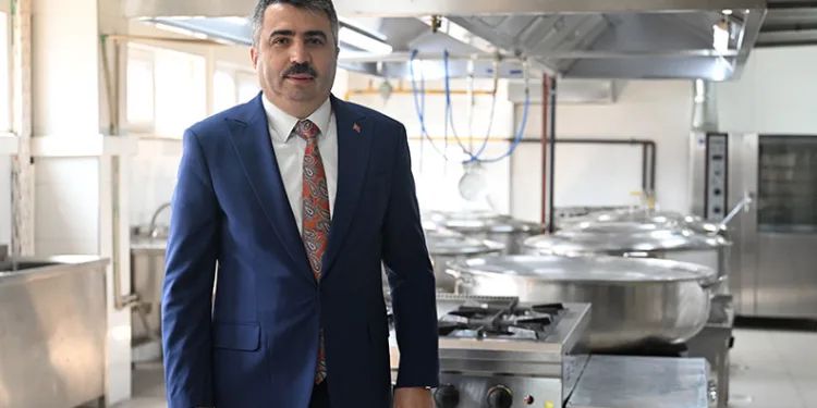 Yıldırım’da, gönüller de sofralar da bir