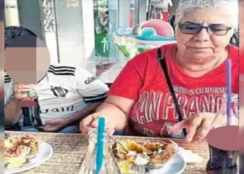 İzmir’deki kumpir zehirlenmesi davasında sanığın eşine de hapis istemi