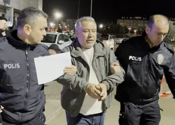 Önüne geçtiler diye 2 kişiyi öldürdü, “Onur duyuyorum” dedi