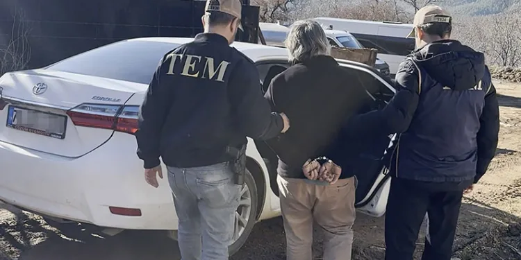 Karaman merkezli DEAŞ operasyonu: 3 tutuklama