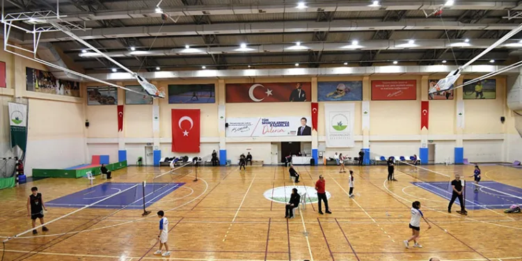 Osmangazi’de badminton heyecanı zirveye taştı