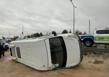 Karaman’da okul servisi şarampole devrildi