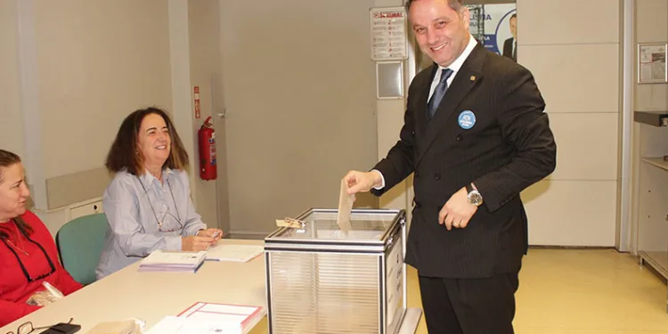 İMO Bursa’da Serdar Atilla Erdem güven tazeledi