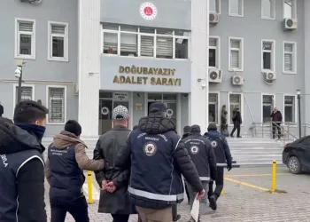 Ağrı’da göçmen kaçakçılığı operasyonu: 5 şüpheli yakalandı