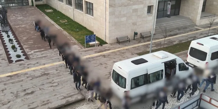 Tatil vaadiyle dolandırıp dalga geçtiler