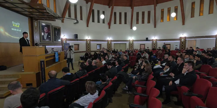 İnegölspor’un kalecisinin kitap lansmanı yapıldı