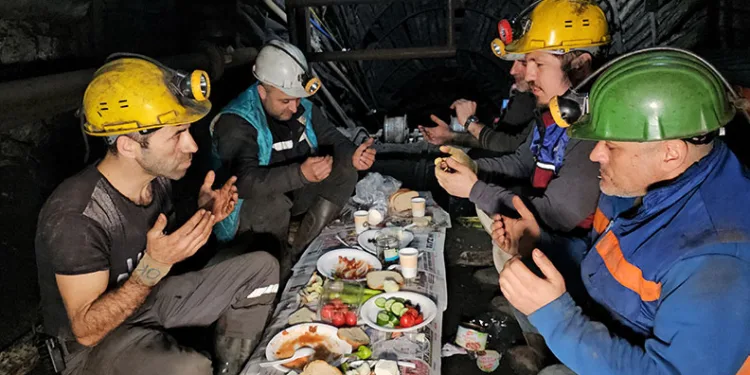 Yerin 120 metre altında ilk sahur heyecanı