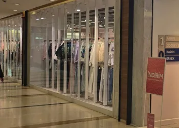 Alarmlarını parçaladıkları 10 bin liralık kıyafetle kayıplara karıştılar