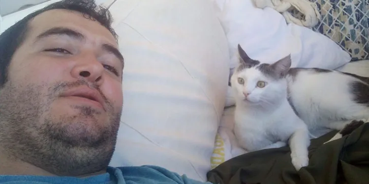 Kaybolan kedisi için binlerce kilometre yol yaptı