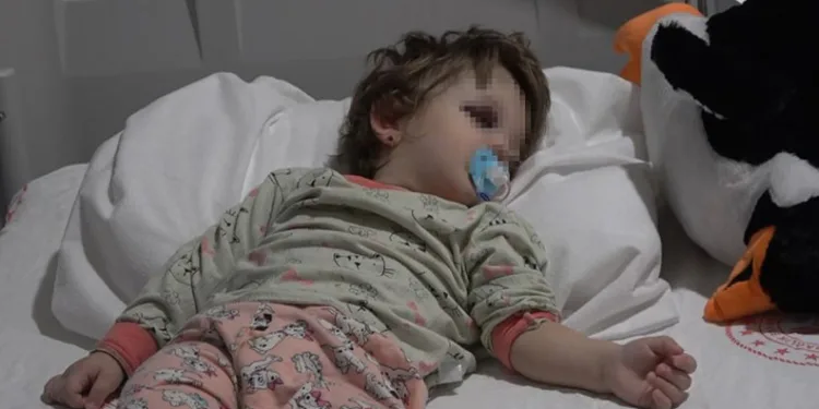 Komşuların gürültü kavgasında 14 aylık bebek hastanelik oldu