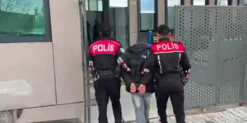 İzmir’de 17 yıl hapisle aranan firariyi ‘Yunuslar’ yakaladı