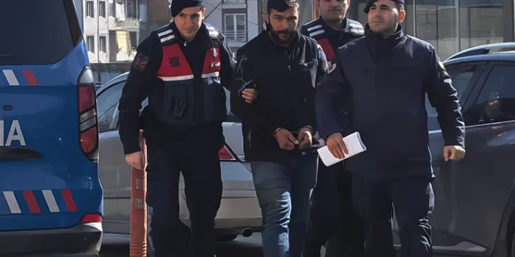 İnegöl’de 3 yıl hapis cezasıyla aranan şüpheli yakalandı