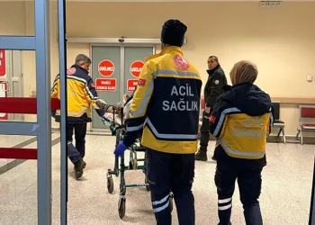 Vücuduna çamaşır suyu enjekte eden genç hastaneye kaldırıldı