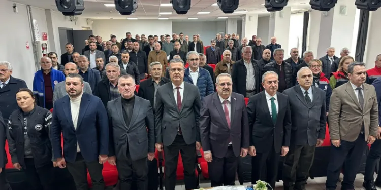 Kahverengi kokarca ile mücadelede muhtarlar bilgilendirildi