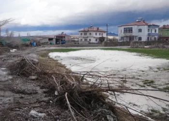 Niğde’nin Çiftlik ilçesinde yağışın ardından taşkınlar yaşandı