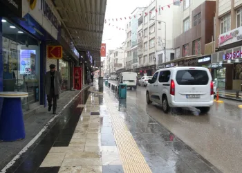 Kilis’te sağanak yağış etkili oluyor