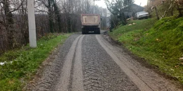 Köy yollarında çalışmalar sürüyor