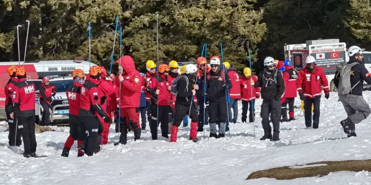 Giresun’da çığ tatbikatı gerçeğini aratmadı