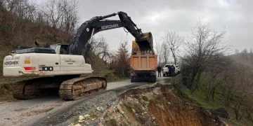 Heyelanlı bölgede çalışma yapıldı