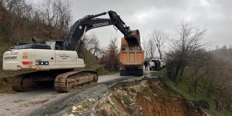 Heyelanlı bölgede çalışma yapıldı